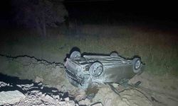 Manisa'da otomobil şarampole uçtu: 2 yaralı