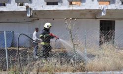 Menteşe'de otel arkasındaki otluk alanda yangın