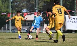 Mersin'de 3 binden fazla çocuk futbol şöleninde buluştu