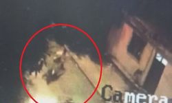 Motosikleti rahat tavırlarla çalan hırsızın o anları kamerada