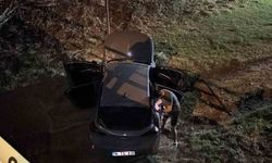 Navigasyon yanlış yolu gösterdi, dereye uçtu: 1 yaralı