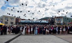 OMÜ Fen Fakültesi'nde mezuniyet heyecanı