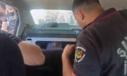 Otomobille aradıkları çocuk bagajdan çıktı