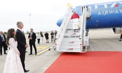 Papa 14. Leo, İspanya'da Kral Felipe ve Kraliçe Letizia tarafından resmi törenle karşılandı