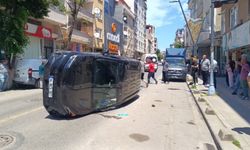 Pendik'te takla atan otomobil park halindeki araca çarptı: 1 yaralı