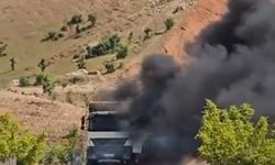 Siirt'te kamyon yangını: Sürücü son anda kurtuldu