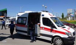 Sivil polis aracı ile motosiklet çarpıştı: 1 yaralı