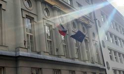 Slovenya'da İsrail yanlısı yeni hükümet, göreve gelir gelmez Filistin bayrağını indirdi