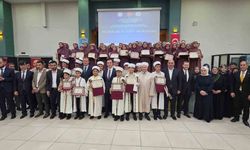 Tatvan'da görkemli hafızlık icazet merasimi: 56 hafız belgelerini aldı