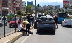 Üst geçitte 4 araç birbirine girdi: 1 yaralı