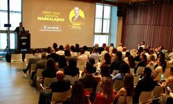 Yapay zeka çağında markalaşma İzmir'de masaya yatırıldı