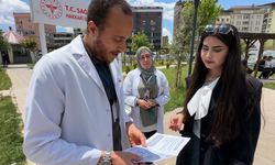 Yüksekova'da sağlık ekiplerinden 'sokakta sigarayı bırakma' seferberliği