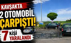 Kavşakta 2 otomobil çarpıştı, 7 kişi yaralandı