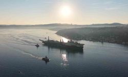 325 metrelik dev boru döşeme gemisi İstanbul Boğazı'ndan geçiş yaptı