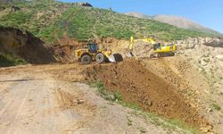 Ağrı'da köy yollarında bakım ve altyapı çalışmaları sürüyor