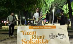 'Akustik Yaz Akşamları' Manisalılara müzik dolu bir hafta sonu yaşattı