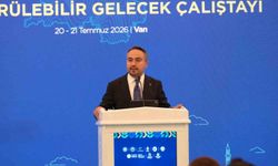 Bakan Yardımcısı Burak Demiralp: 'Van Gölü'nde yılların biriktirdiği kirlilik yüküne neşter vurduk'