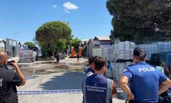 Balıkesir'de yere dökülen kimyasal madde kum emdirilerek temizlendi