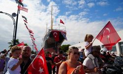Bandırma Vapuru karadan yürütülerek yeni yerine taşındı: Mehter marşı ile karşılandı