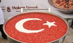 Başkan Hakan Şimşek hemşerileriyle aşure bereketini paylaştı