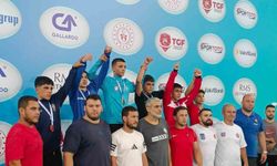 Bilecikli minik güreşçilerden çifte başarı