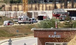Bolu'da üniversitenin ek bina inşaatında maaş krizi: İşçi vince çıktı