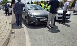 Bursa İnegöl'de otomobil motorsiklete çarptı:2 yaralı