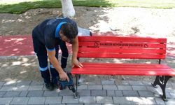 Büyükşehir emekle üretiyor, şehir mobilyalarla güzelleşiyor