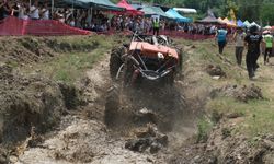 Çamur ve adrenalin Yenice'de buluştu: Off-Road tutkunları nefes kesti