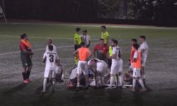Denizli'de rakibiyle çarpışan futbolcu hastaneye götürüldü