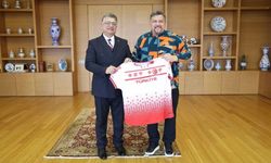 DPÜ Öğretim üyesi Mustafa Said Erzeybek, Kadın Curling Milli Takımı'nın tarihi başarısında teknik kadroda yer aldı