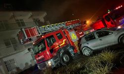 Elazığ'da 3 katlı binada çıkan yangın söndürüldü