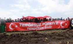 Enduro şampiyonasının finali Tendürek'te 'Terörsüz Türkiye' pankartıyla başladı