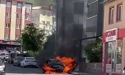 Erzurum'da otomobil alev topuna döndü