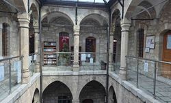 Eskiden cezaeviydi şimdi ise 36 bin kitaplık bir bilgi yuvası