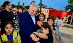 Fatih'te 'Mutlu Çocuk Şenliği'ne yoğun ilgi