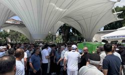 Feci kazada hayatını kaybeden aile yan yana toprağa verildi