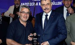 Feridun Fazıl Özsoy Başarılı Gazeteciler Ödül Töreni'nde İHA'ya ödül