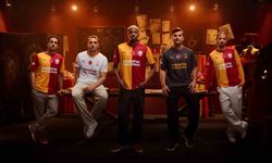 Galatasaray yeni sezon formalarını tanıttı