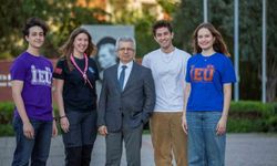 Gençlerden Prof. Dr. Abacıoğlu'na ikinci ödül