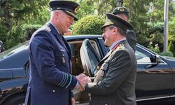 Genelkurmay Başkanı Orgeneral Bayraktaroğlu, Hollandalı mevkidaşı Eichelsheim ile görüştü