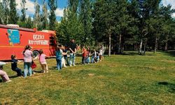 'Gezici Kütüphane' Yenişehir Parkı'nda çocuklarla buluştu