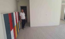 Göreve başlar başlamaz ilk durağı yeni okul oldu