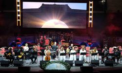 Grup Köprü, festival sahnesinde kültürleri aynı ezgide buluşturdu