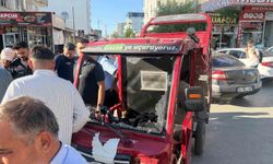 Hafif ticari araç ile elektrikli motosiklet çarpıştı: 1 yaralı