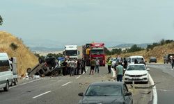 Hafif ticari araç karşı şeride geçti: 4 yaralı