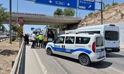 Hasta nakil aracı arızalanan otomobile çarptı: 1 yaralı