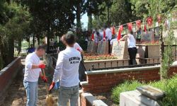 Hükümlü ve cezaevi personelinden şehitliğe anlamlı ziyaret
