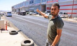 İlçe belediyesinin sorumluluğundaki yollar esnafın mağduriyeti üzerine Kahramanmaraş Büyükşehir Belediyesi tarafından yapılıyor