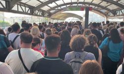 İstanbullunun ulaşım çilesi: Mecidiyeköy metrobüs istasyonunda yürüyen merdiven arızası yoğunluğa neden oldu